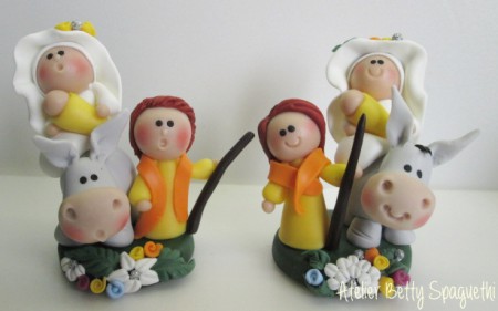 Sagrada Familia em biscuit com burrito 8cm